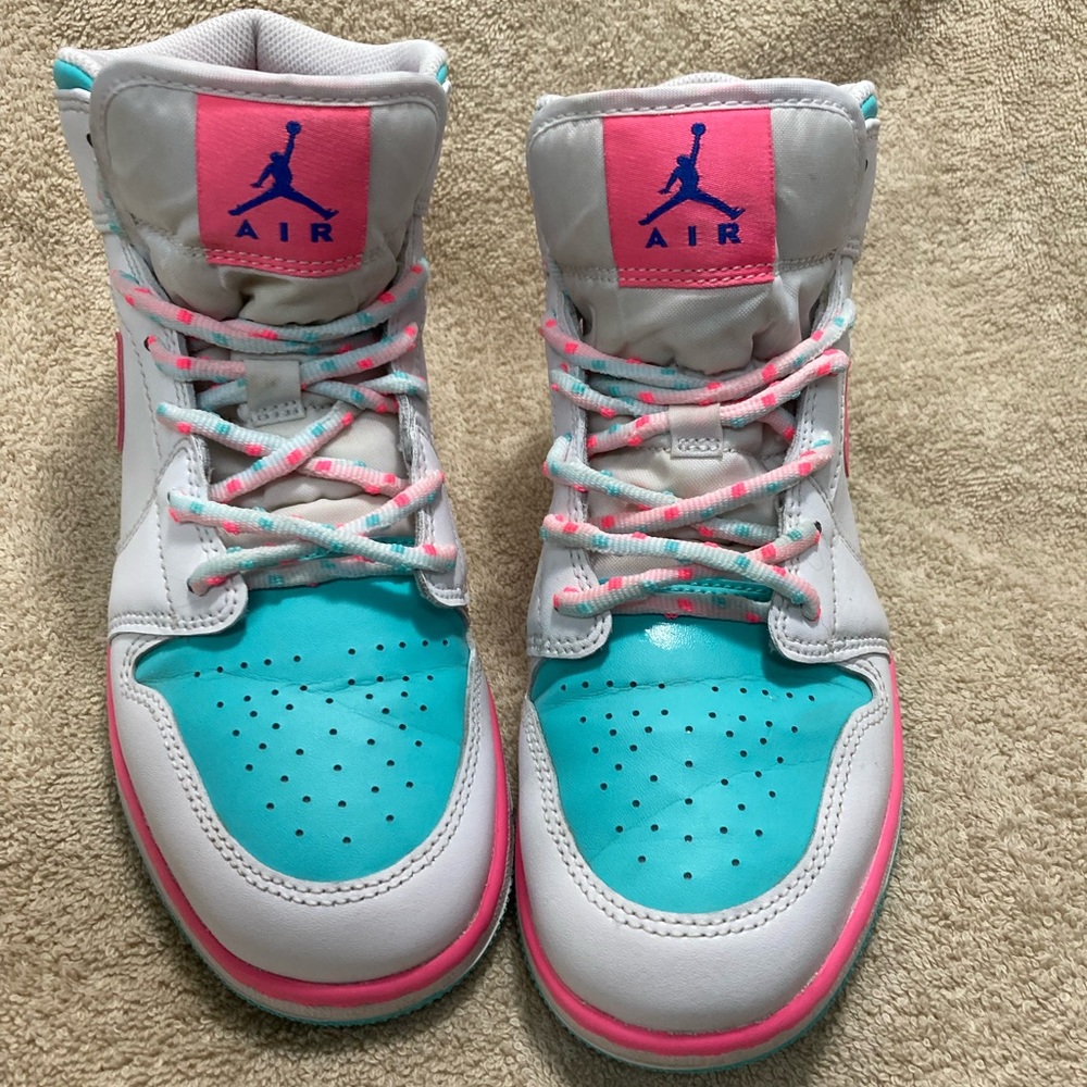 Nike Air Jordan 1 Mid 'Digital Pink'